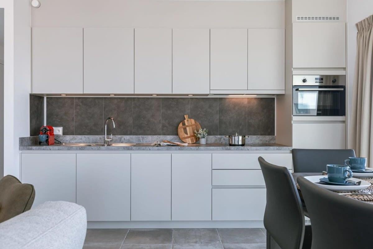 Huswell - Bright Apartment With Seaview Bredene Eksteriør bilde